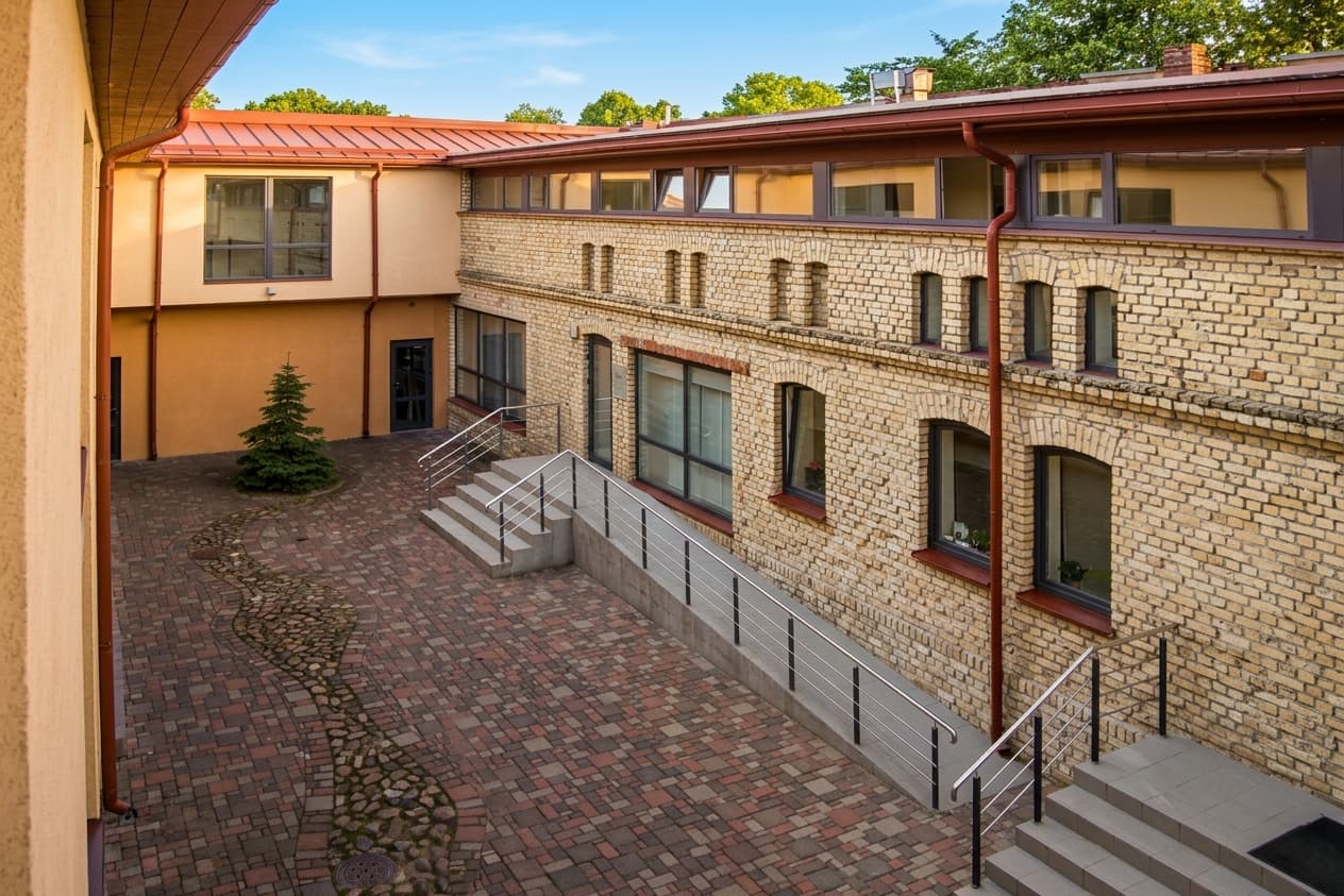 Biroja telpas Kuršu ielā 18